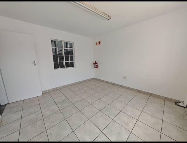 352M² WAREHOUSE TO LET IN CITY DEEP